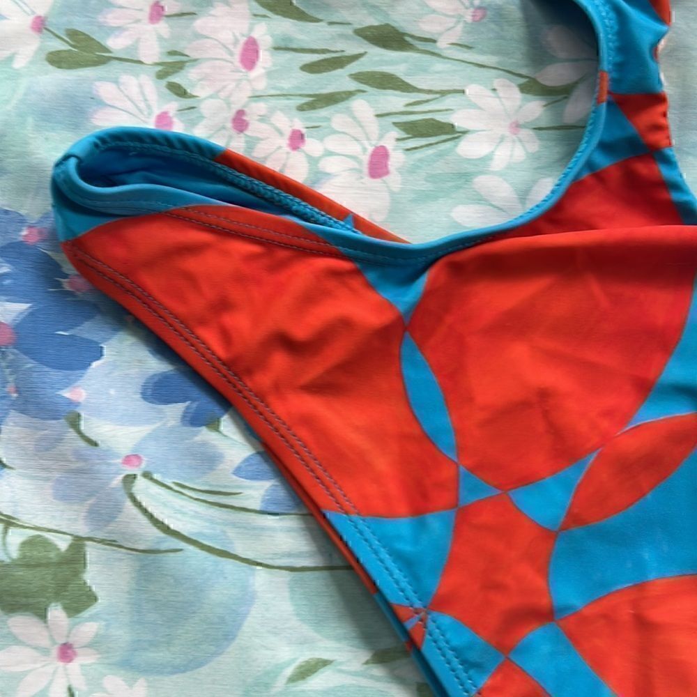 Fabletics Cutout One Piece Swimsuit - M - Picture 6 of 8